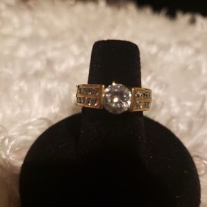 Cocktail Ring Cz stone Goldtone Size 6.5